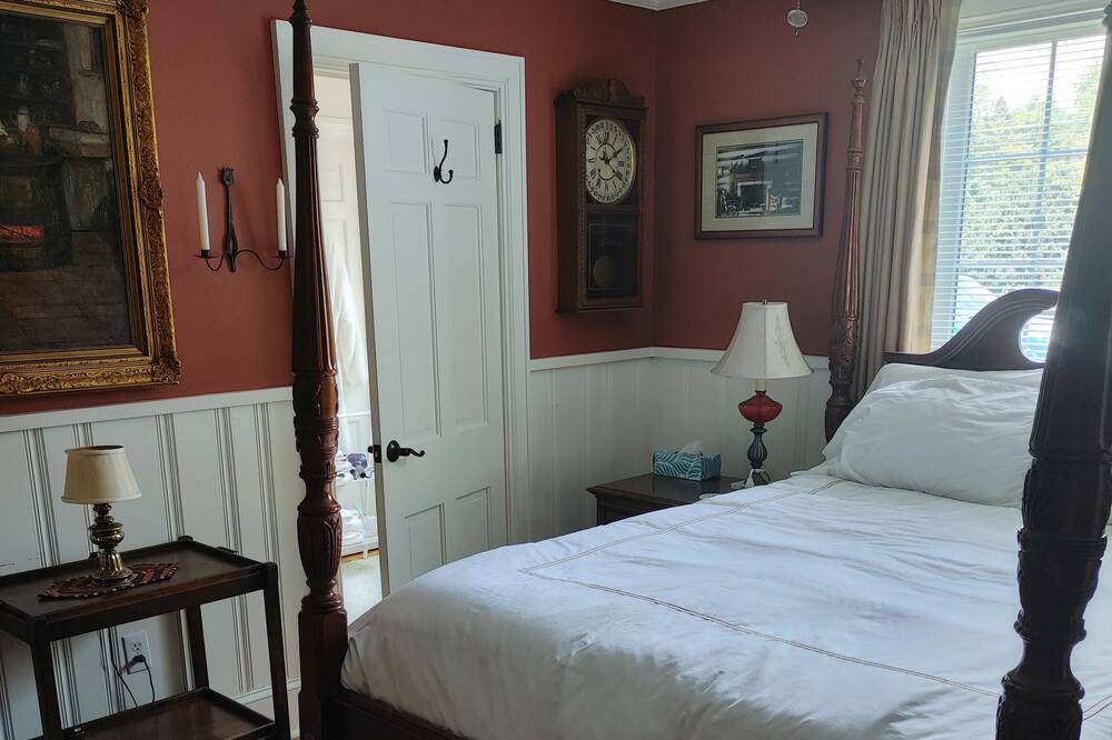 Photo of Bedroom in Emory