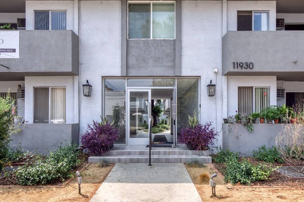 Photo of Outdoor in Valley Village