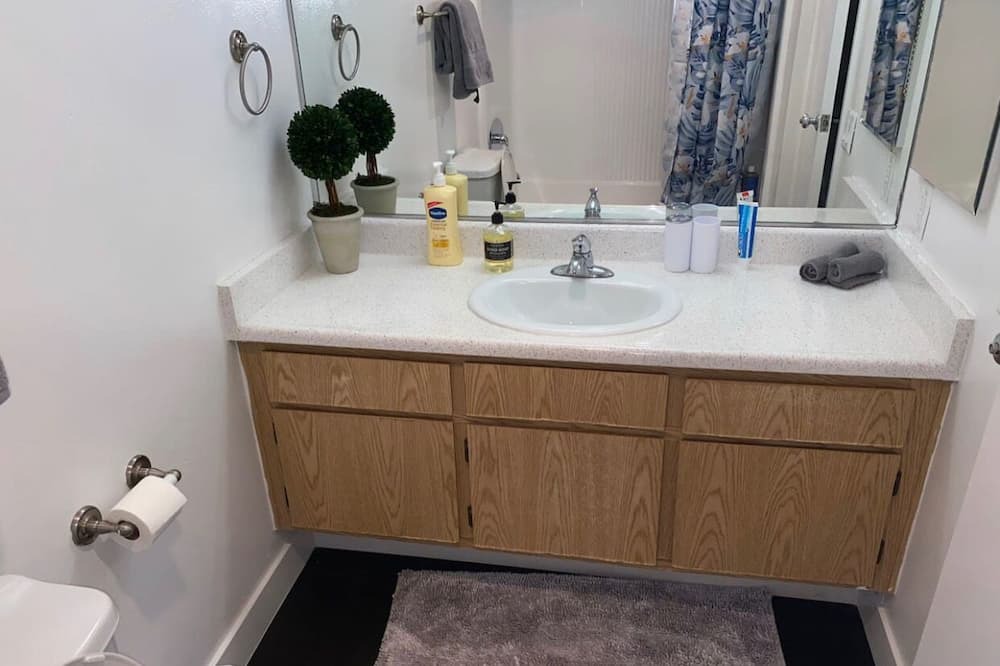 Photo of Bathroom in City West