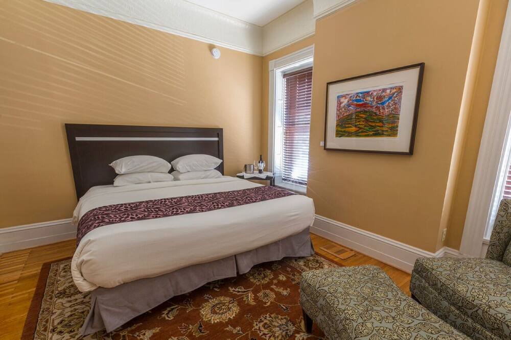 Photo of Bedroom in East Avenue