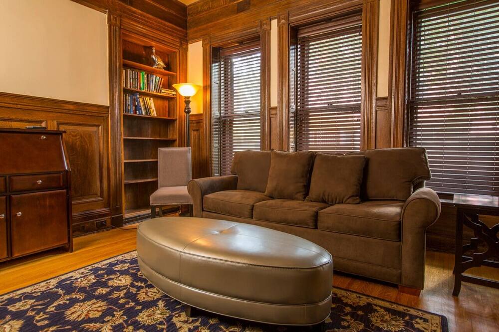 Photo of Livingroom in East Avenue