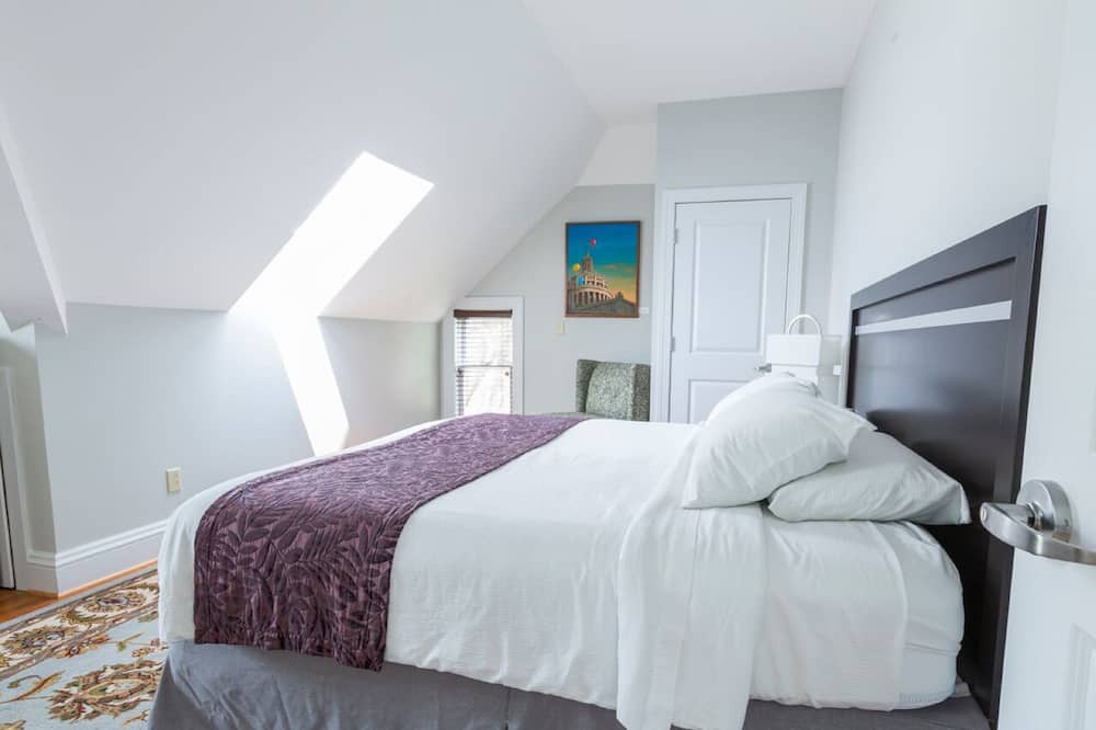 Photo of Bedroom in East Avenue