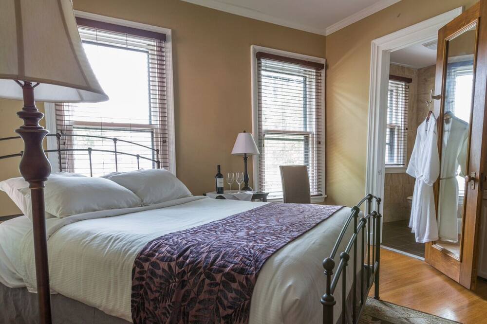 Photo of Bedroom in East Avenue