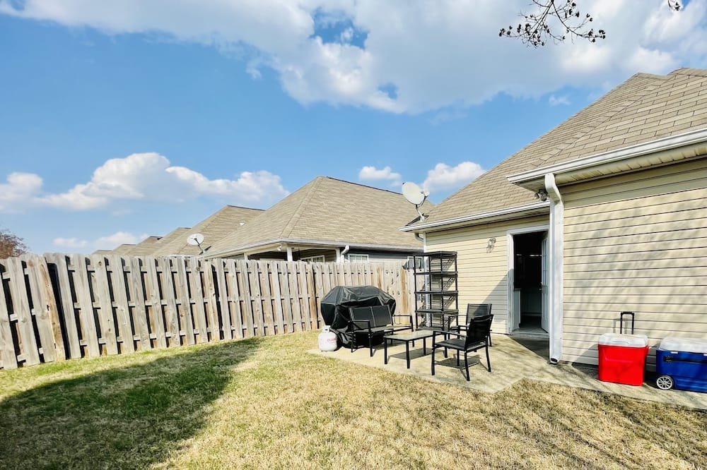 Photo of Outdoor in Pelham