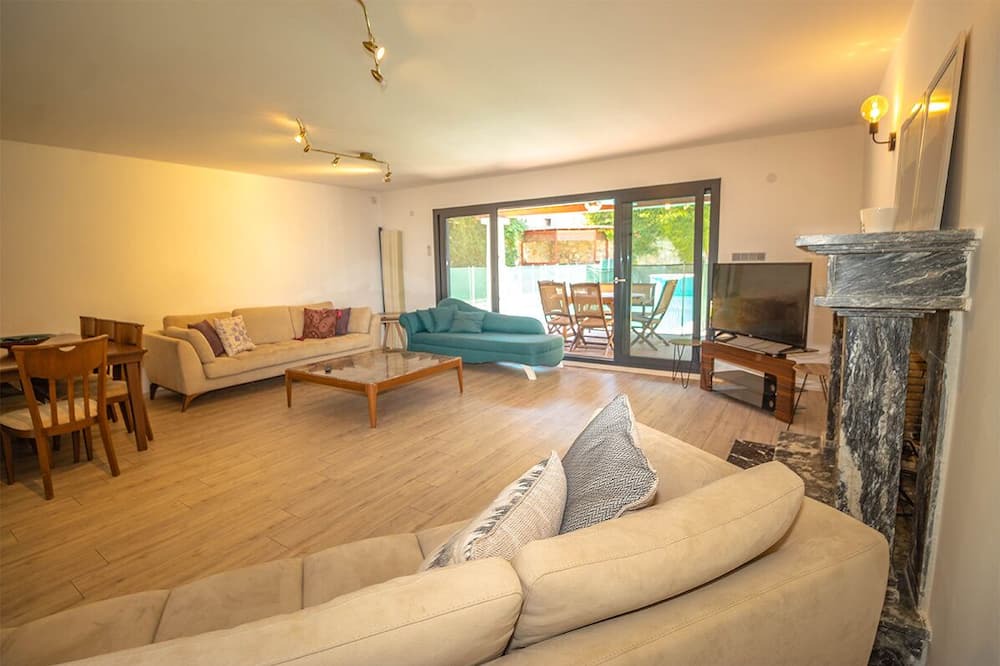 Photo of Livingroom in Torba