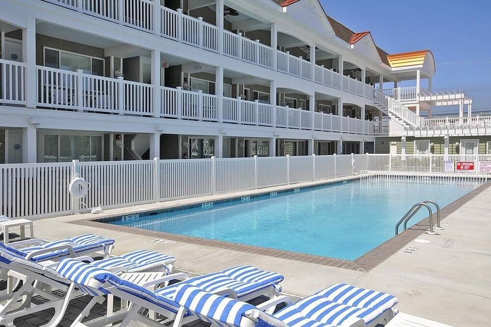 Photo of Outdoor in Avalon