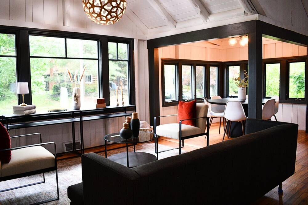 Photo of Livingroom in Hewitt