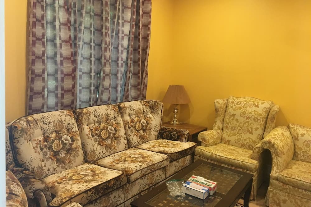 Photo of Livingroom in Acton