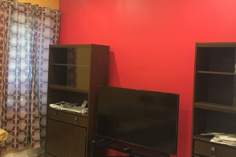 Photo of Livingroom in Acton