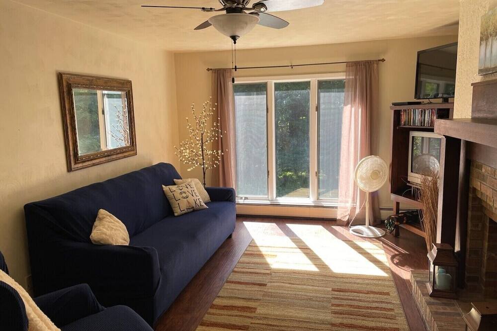 Photo of Livingroom in Findley Lake