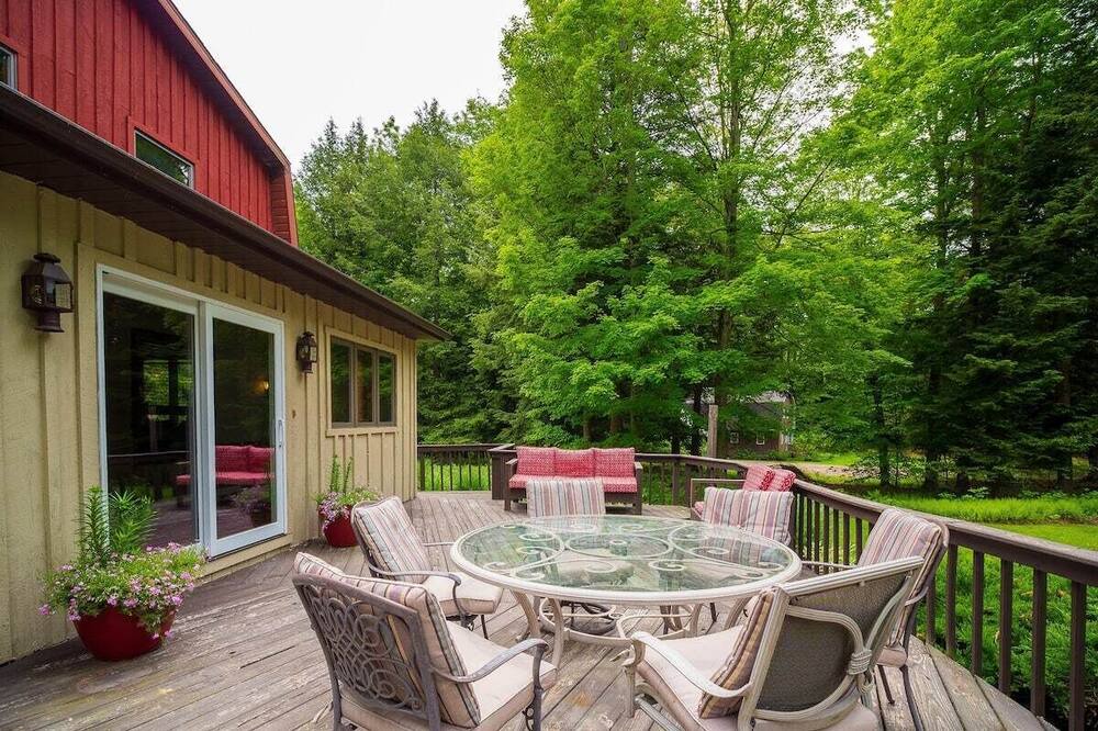 Photo of Patio Balcony in Findley Lake