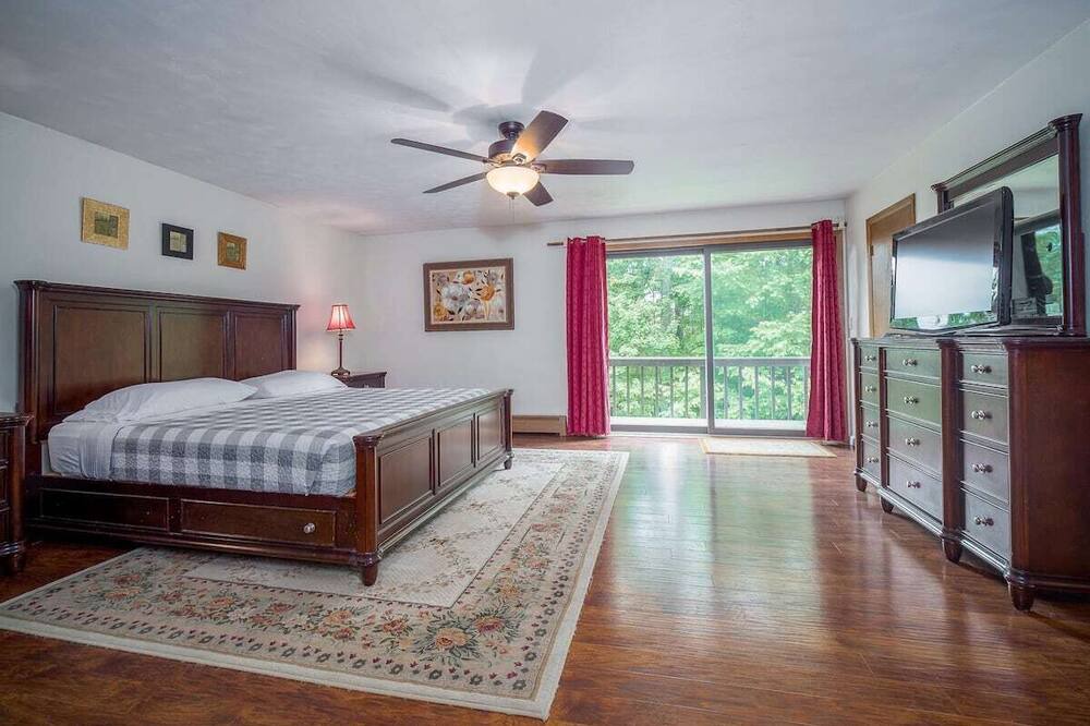 Photo of Bedroom in Findley Lake
