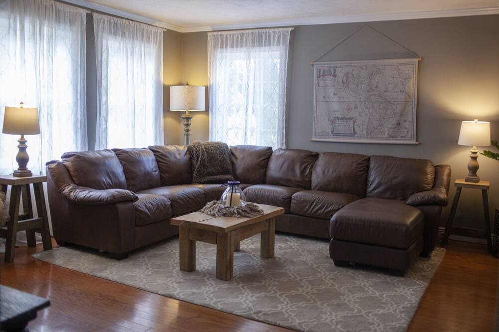 Photo of Livingroom in Erie