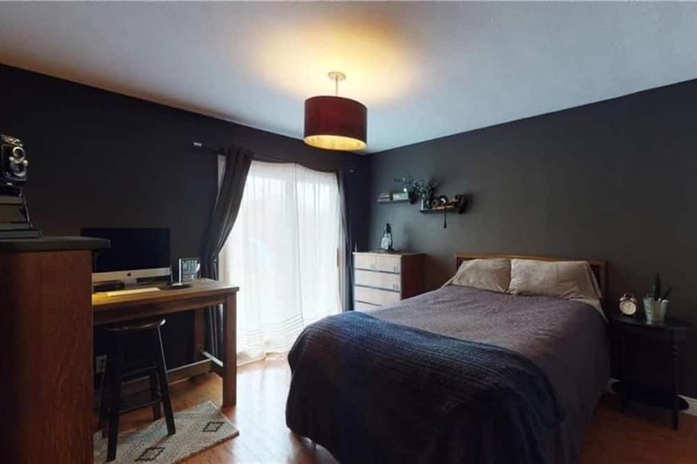 Photo of Bedroom in Erie
