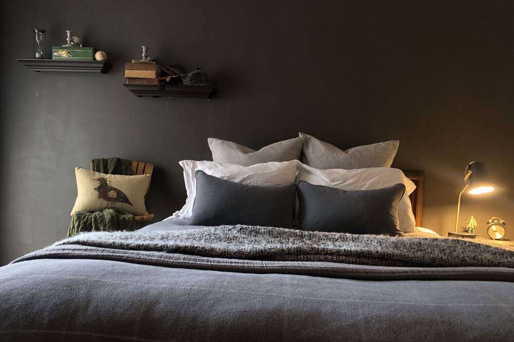 Photo of Bedroom in Erie