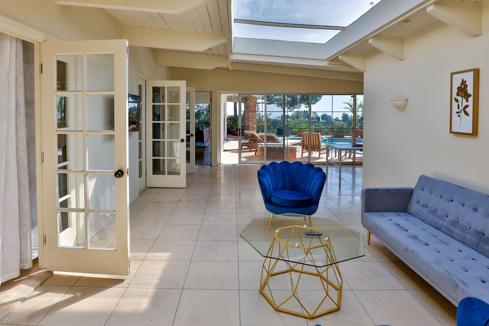 Photo of Livingroom in Bel Air