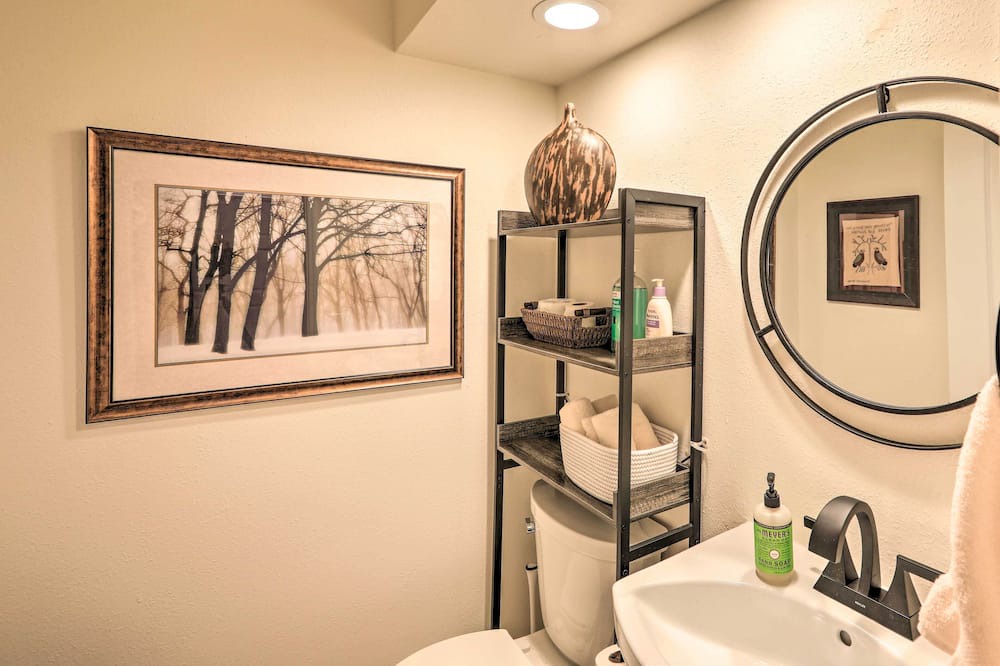Photo of Bathroom in Callender