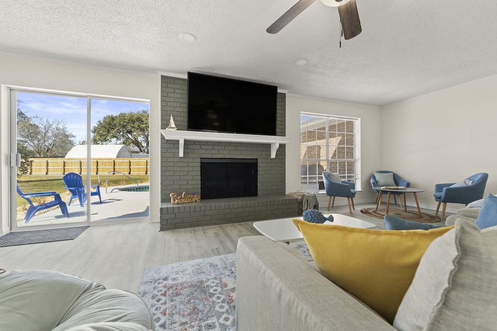 Photo of Livingroom in Myrtle Grove