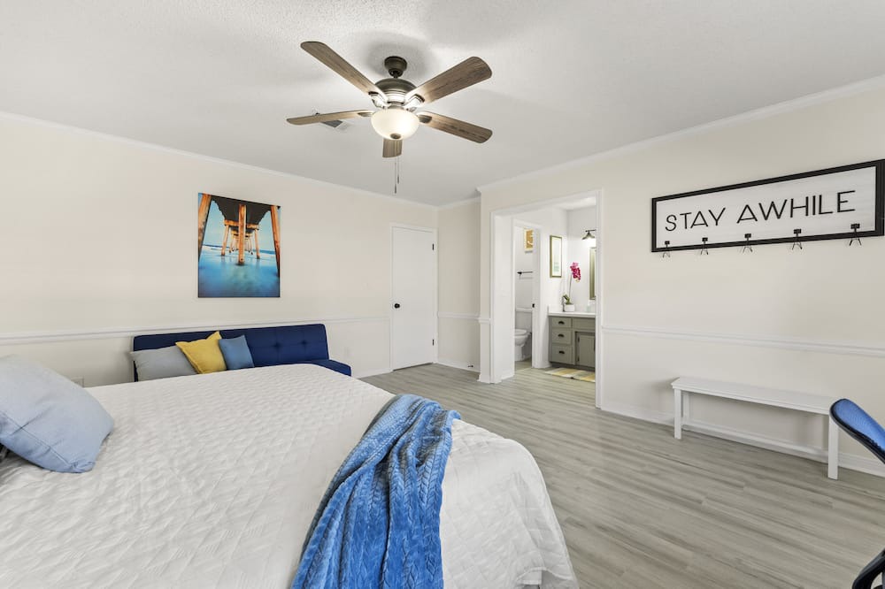 Photo of Bedroom in Myrtle Grove