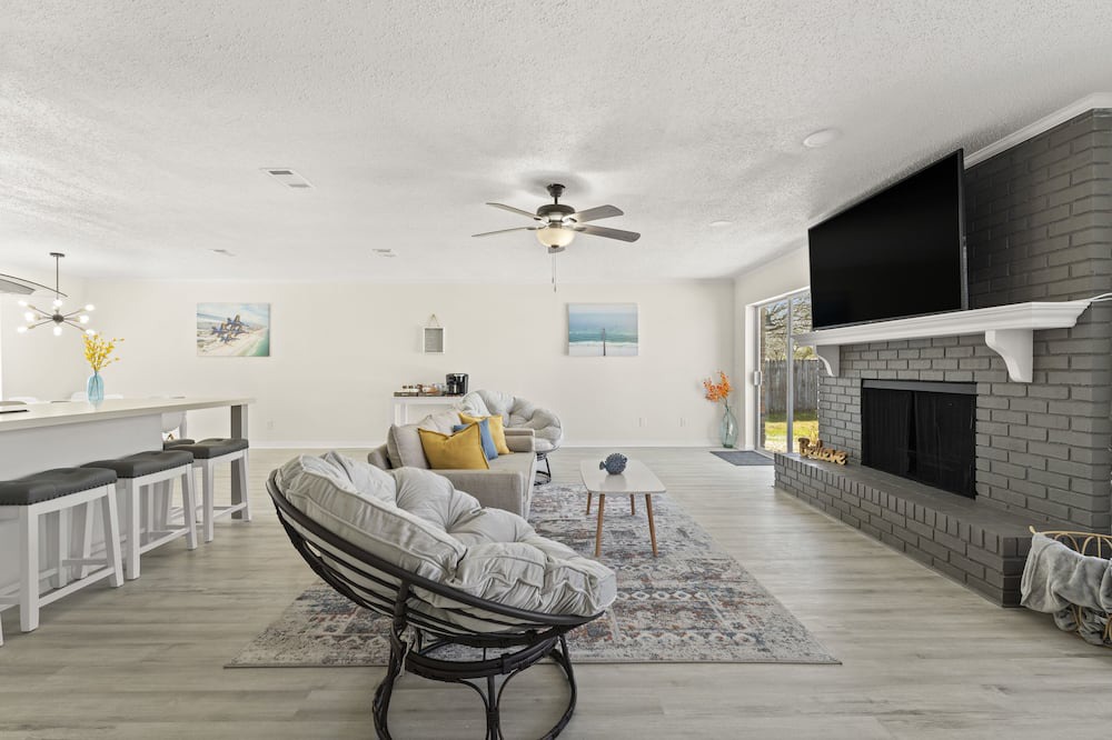 Photo of Livingroom in Myrtle Grove
