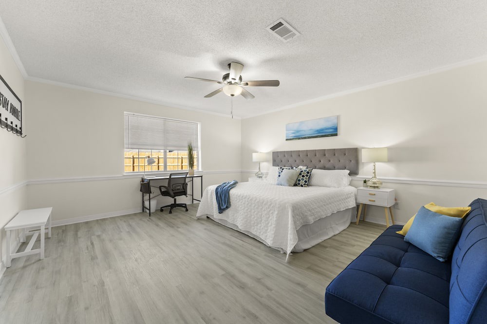 Photo of Bedroom in Myrtle Grove