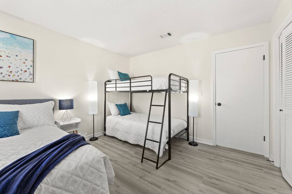 Photo of Bedroom in Myrtle Grove