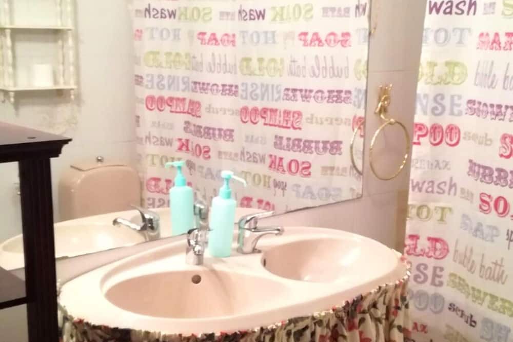 Photo of Bathroom in Almodovar del Rio