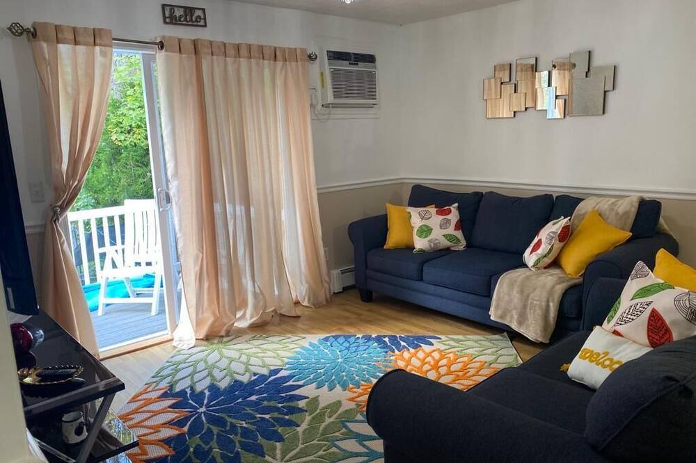 Photo of Livingroom in Monroe