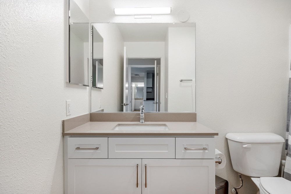 Photo of Bathroom in Los Feliz