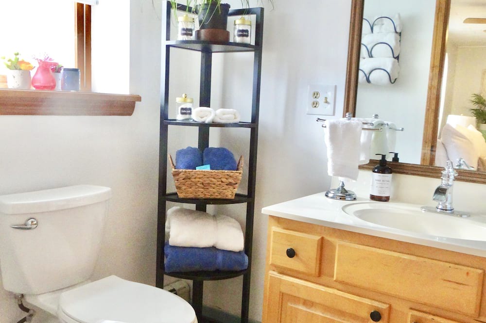 Photo of Bathroom in Edison
