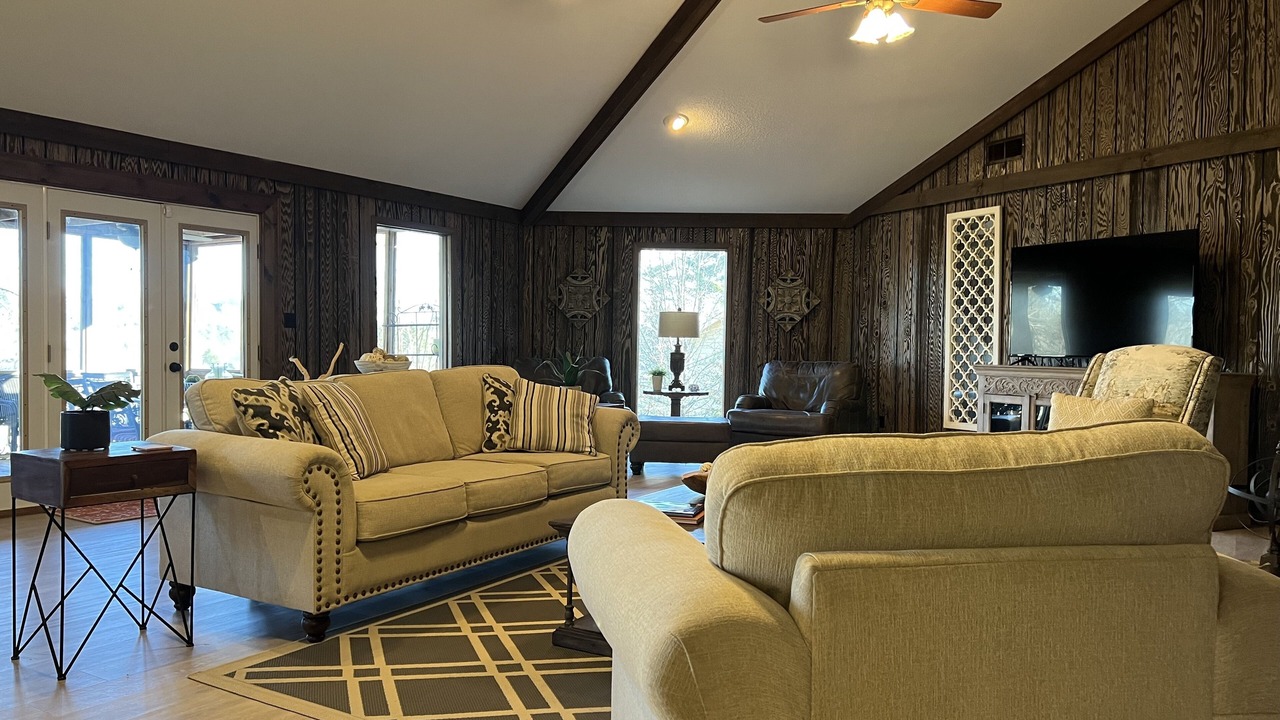 Photo of Livingroom in Northport