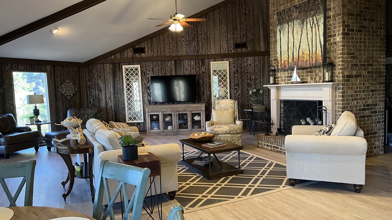 Photo of Livingroom in Northport