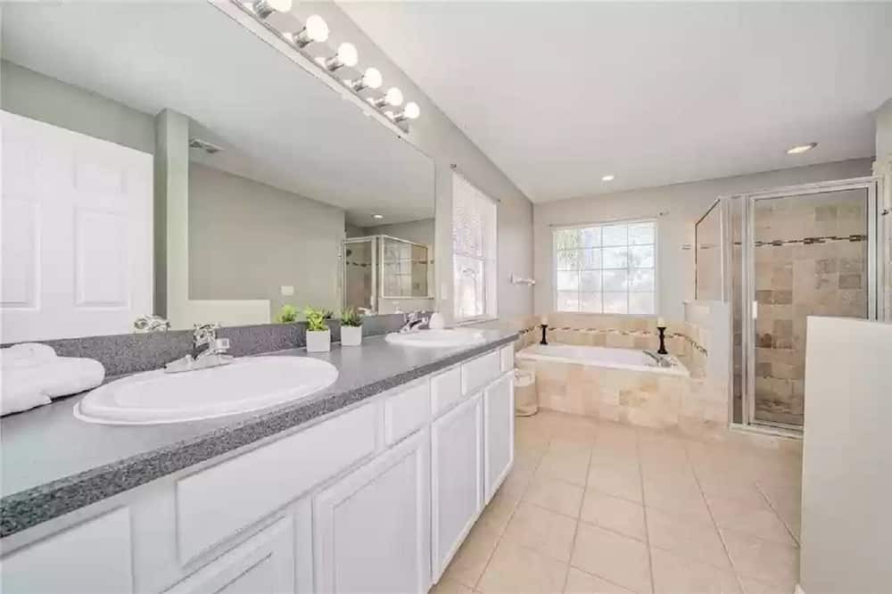 Photo of Bathroom in Lake Wilson Preserve