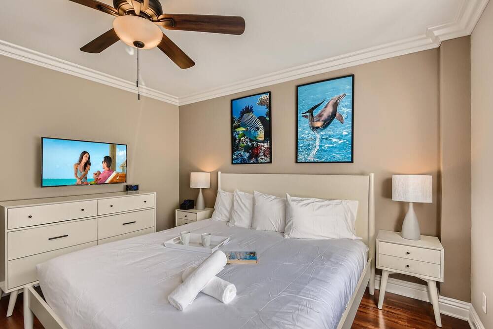 Photo of Bedroom in East Side Costa Mesa