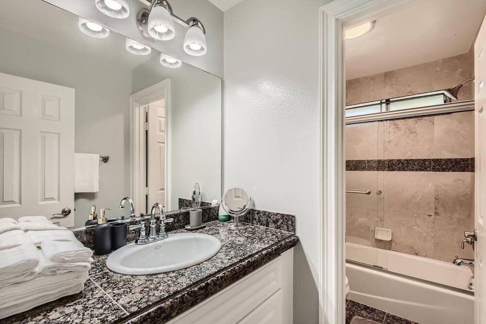 Photo of Bathroom in East Side Costa Mesa