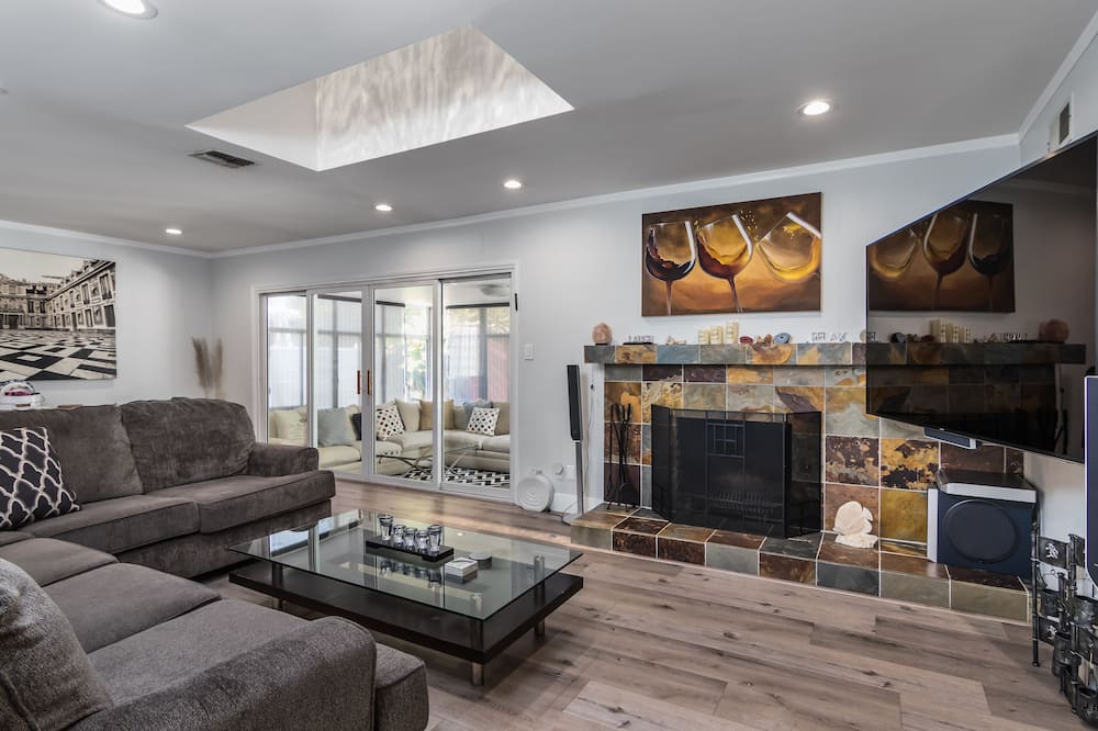 Photo of Livingroom in Winnetka
