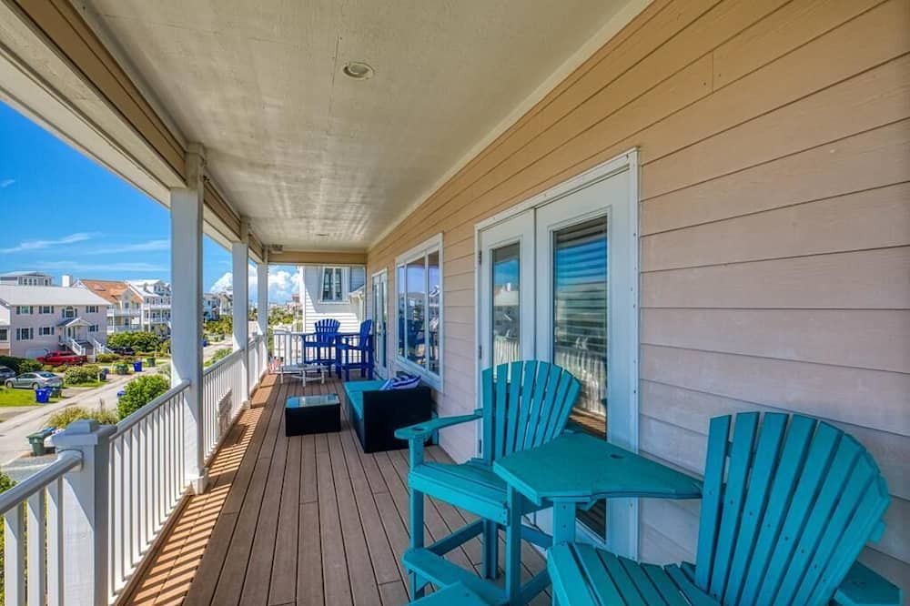 Photo of Patio Balcony in Village of Stump Sound