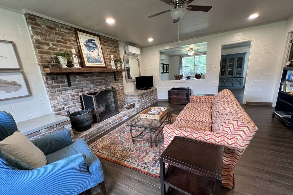 Photo of Livingroom in McComb