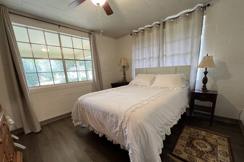 Photo of Bedroom in McComb