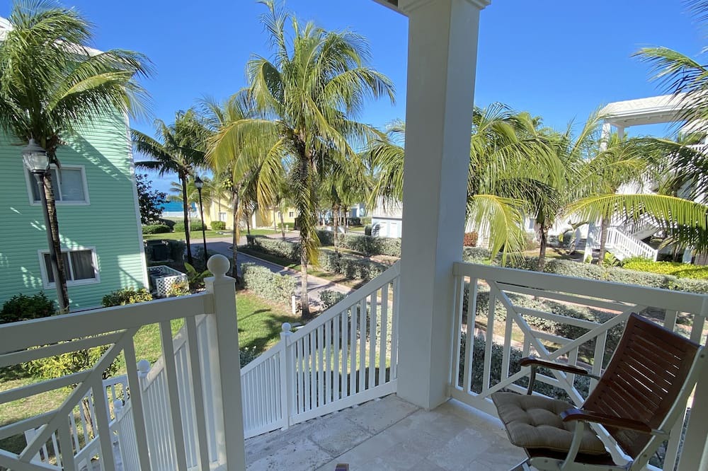 Photo of Patio Balcony in Alice Town