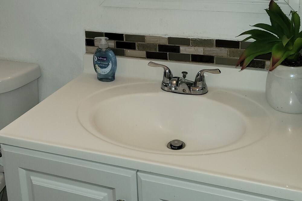 Photo of Bathroom in Garfield