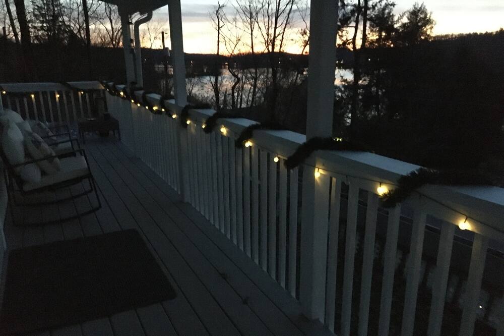 Photo of Patio Balcony in Putnam Lake