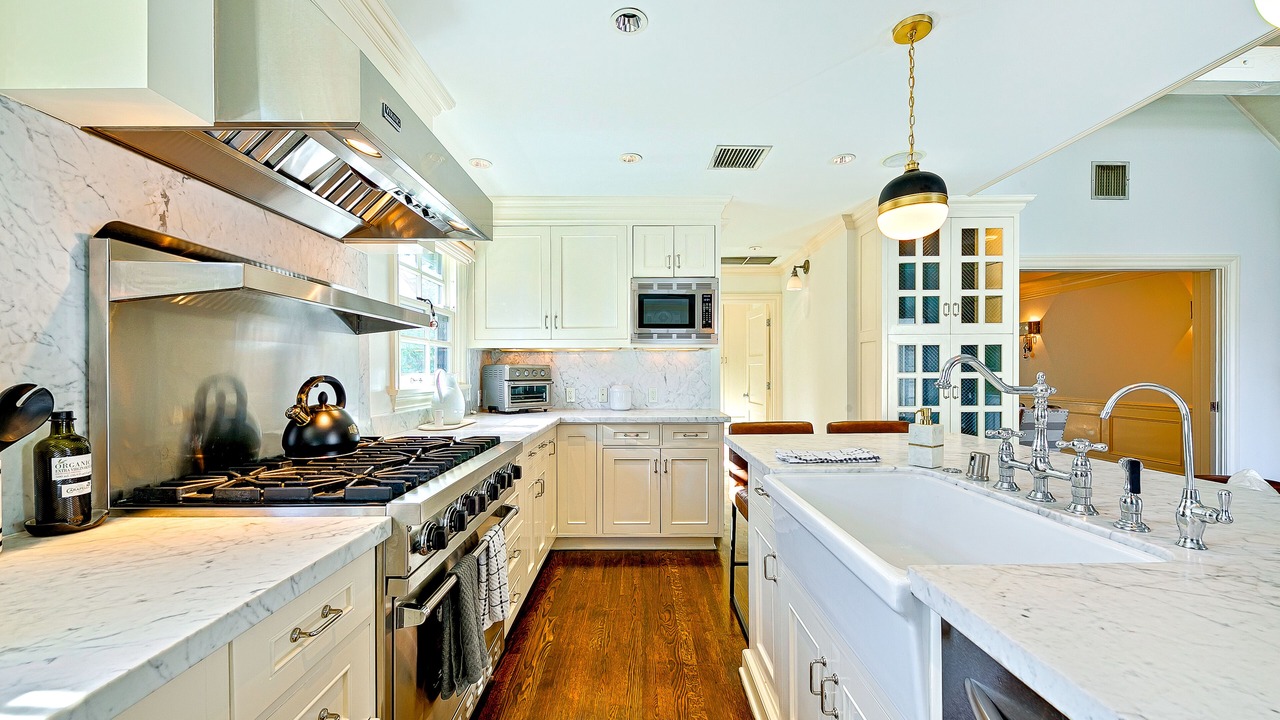 Photo of Kitchen in Greater Wilshire - Hancock Park