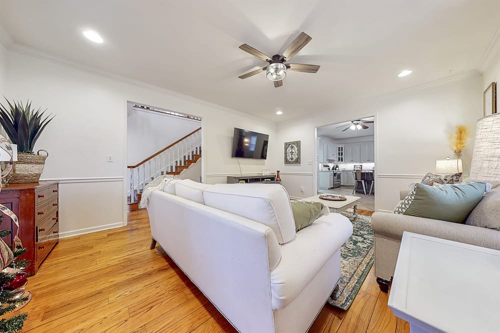 Photo of Livingroom in Bessemer