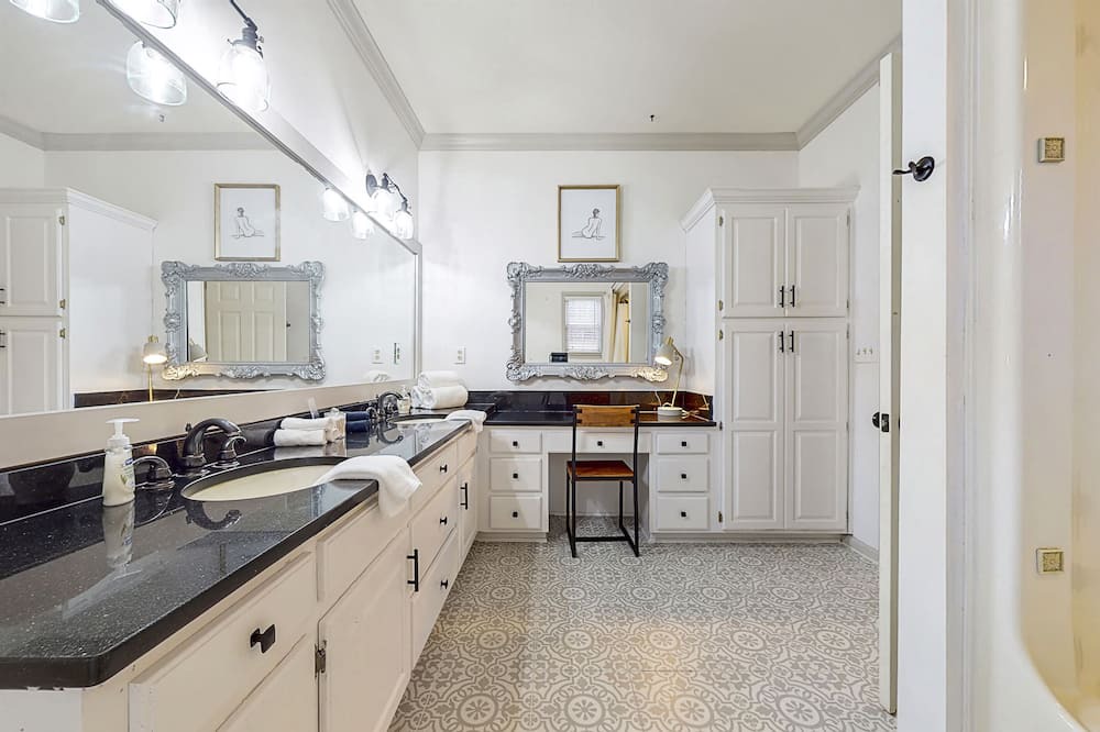 Photo of Kitchen in Bessemer