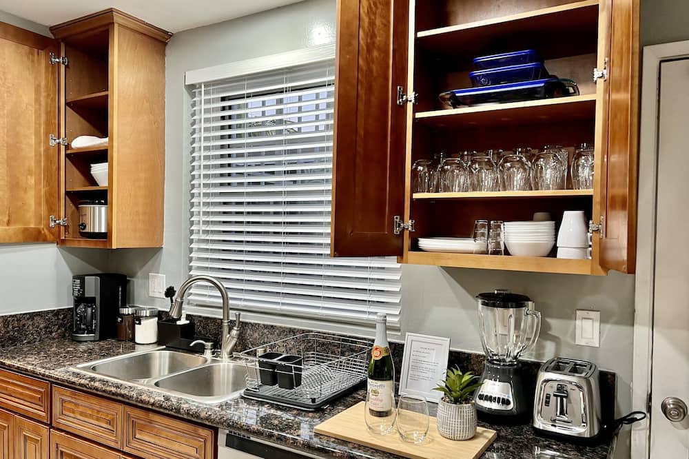 Photo of Kitchen in South Gate