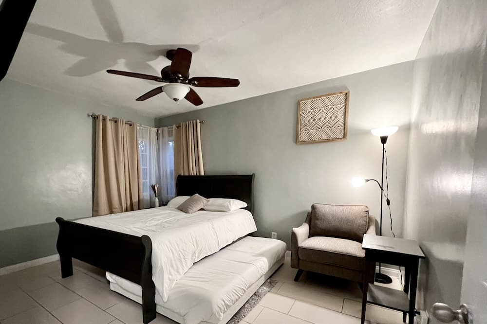 Photo of Bedroom in South Gate