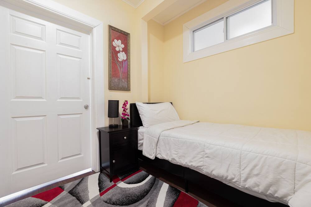 Photo of Bedroom in Tarrytown