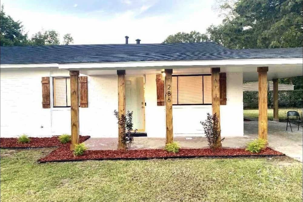 Photo of Outdoor in Montgomery