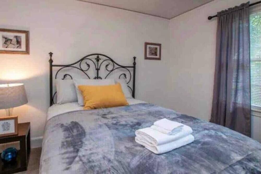 Photo of Bedroom in Montgomery